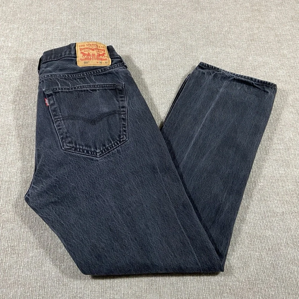 Levis 501 Jeans Men 34x30 Original Fit Straight Leg Faded Black Denim Button Fly